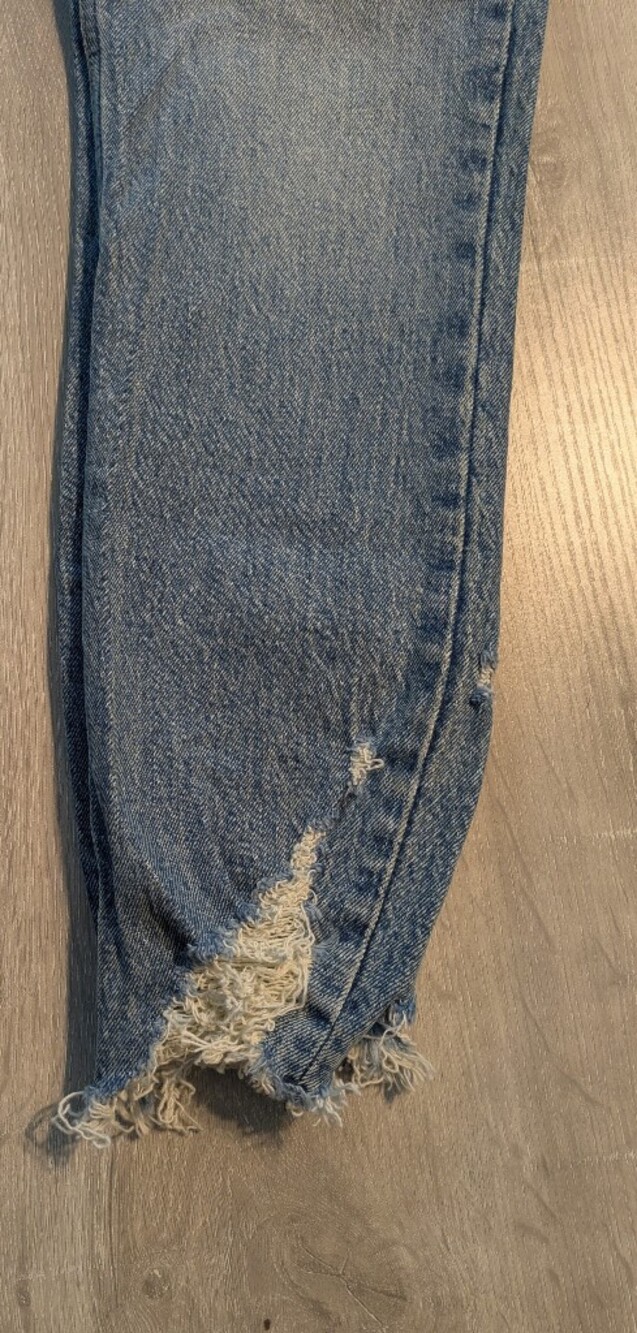 Abercrombie & Fitch Light Blue Skinny Jeans with Distressed Hem - Picture 6 of 6